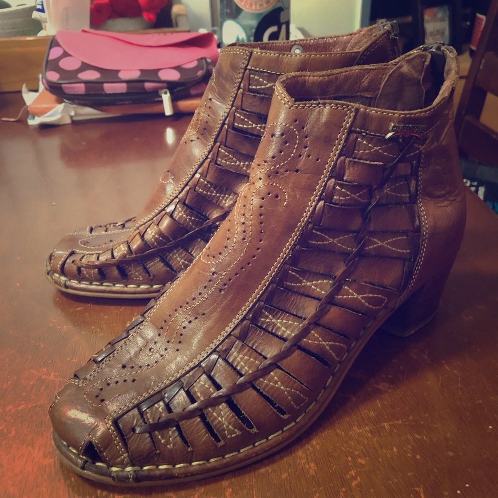 Real leather boots/heels. Size 40